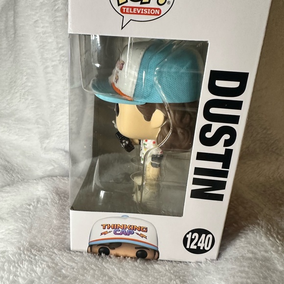 Dustin Funko Pop #1240 Stranger Things - Picture 3 of 8